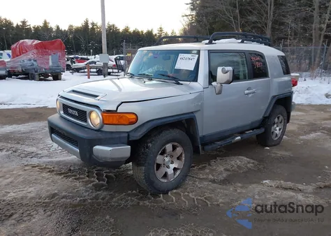 2007 Toyota Fj Cruiser z USA, uszkodzony, nr VIN JTEBU11F570075594